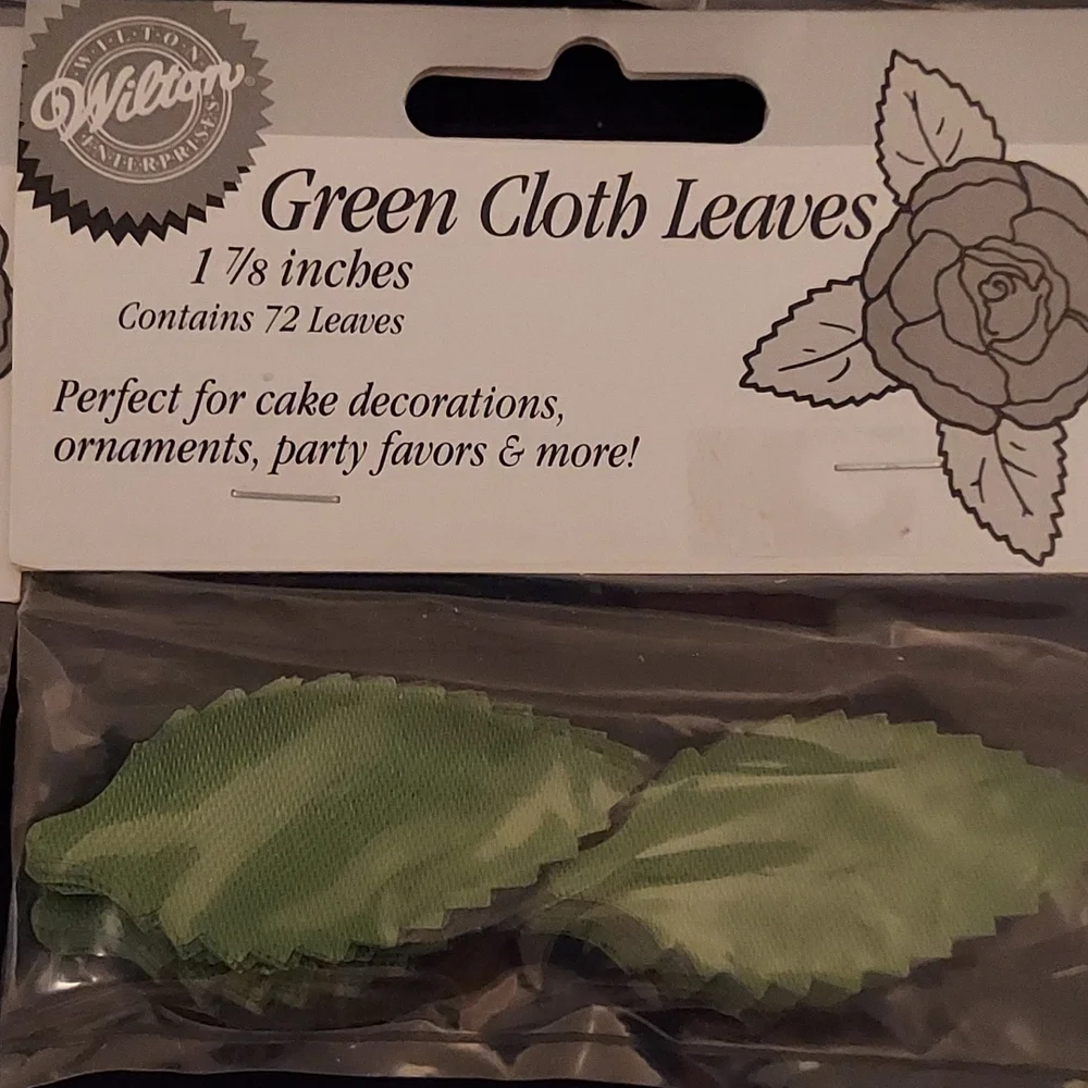 8pc. Lot of Wilton Green Cloth Leaves 72 pieces each 1-7/8